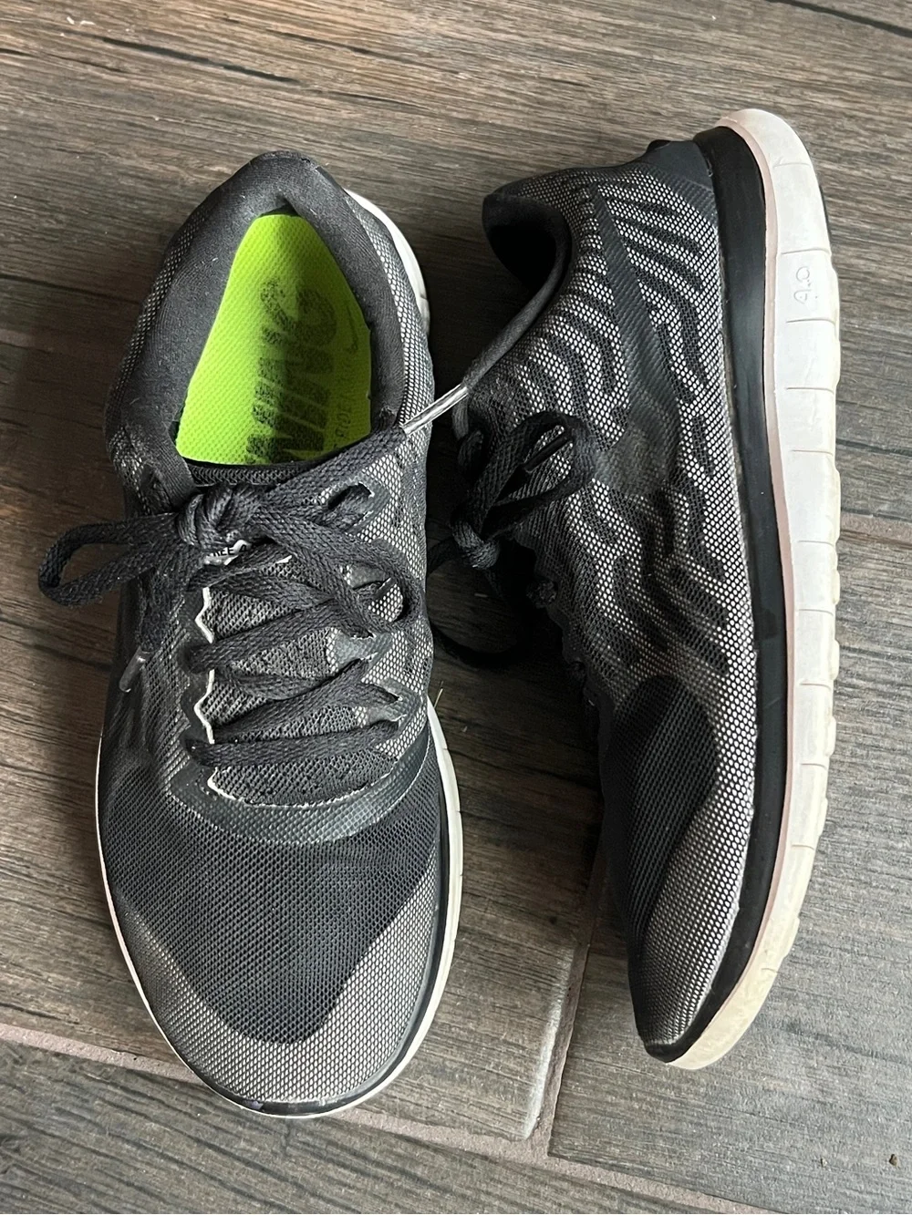Nike Women’s 4.0 Free Runs Black Mesh Trainer Sneakers